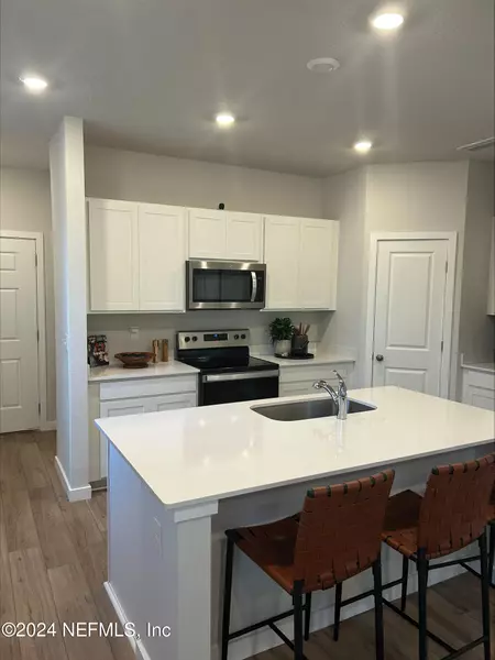 10695 WATERFIELD RD #19, Jacksonville, FL 32221
