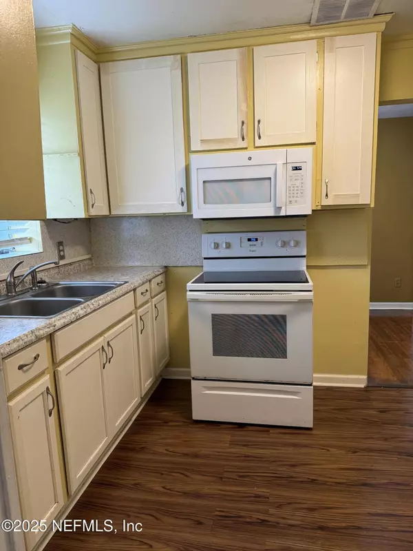 Jacksonville, FL 32211,1955 SHELTON RD