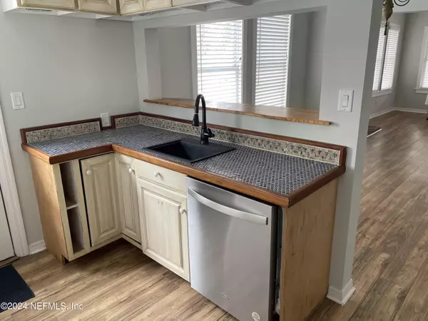Jacksonville Beach, FL 32250,2114 2ND ST S