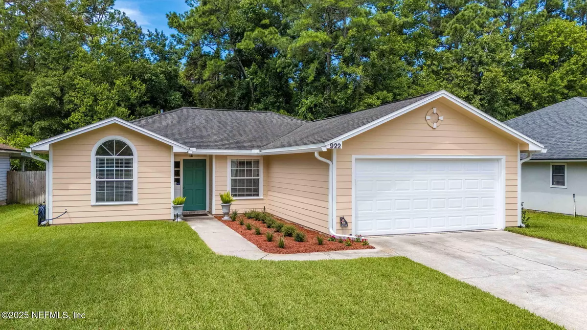 Jacksonville, FL 32225,922 LONG LAKE DR