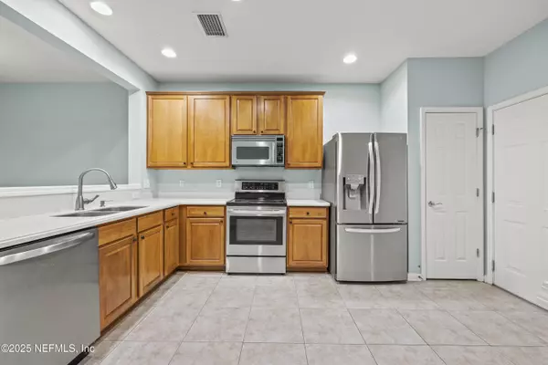 Jacksonville, FL 32224,13547 STONE POND DR