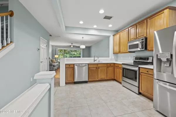 Jacksonville, FL 32224,13547 STONE POND DR