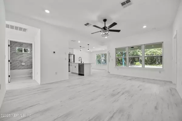 Hawthorne, FL 32640,125 JOHN ST