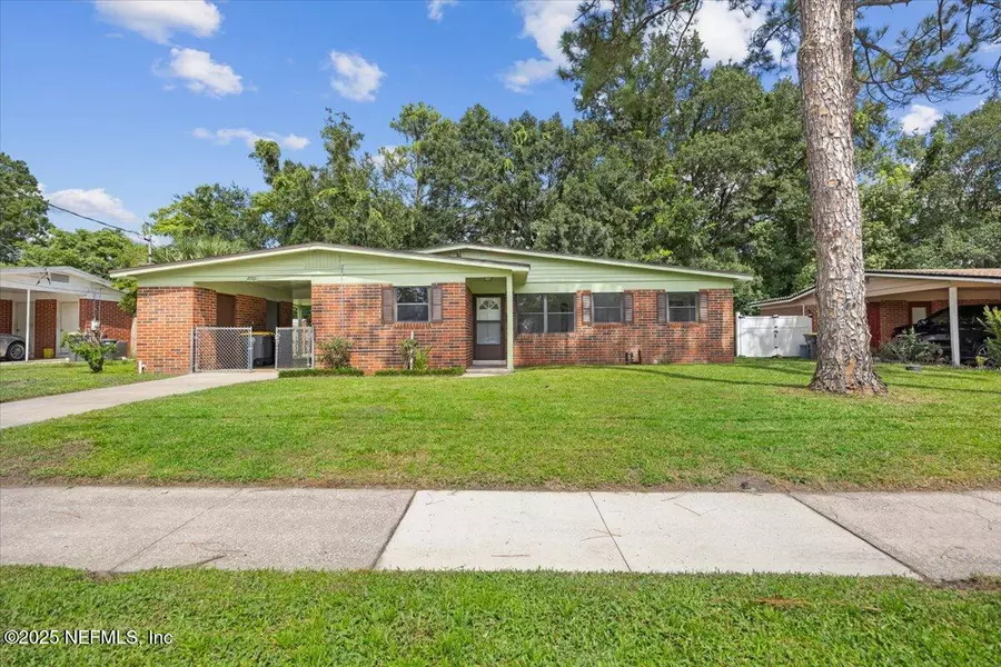 2701 SACK DR E, Jacksonville, FL 32216