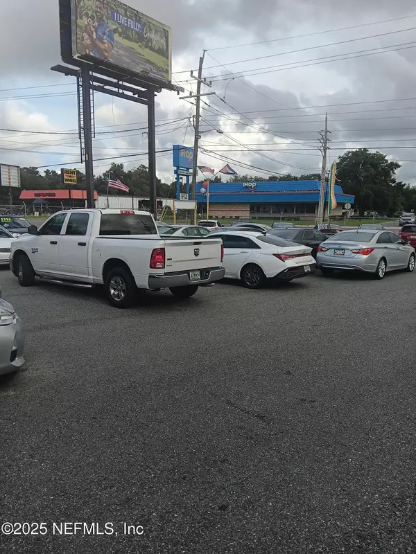 Jacksonville, FL 32211,9005 ATLANTIC BLVD