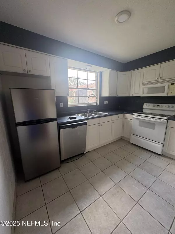 Jacksonville, FL 32207,5201 ATLANTIC BLVD #192