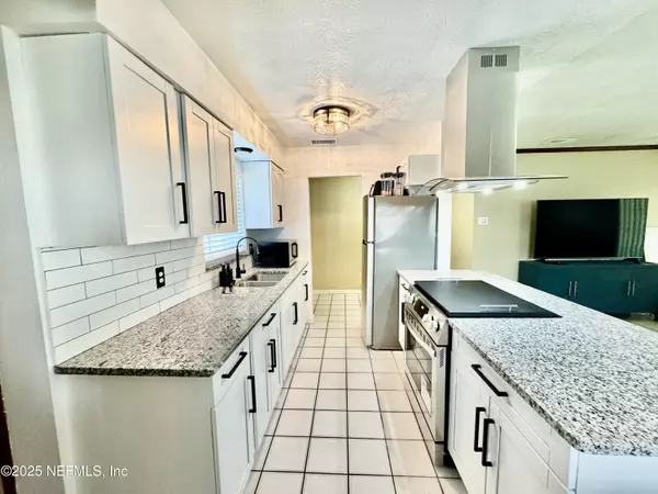 Jacksonville, FL 32244,7836 RENAULT DR S