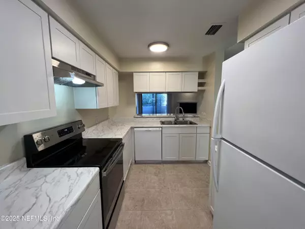 Jacksonville, FL 32210,5615 SAN JUAN AVE #411