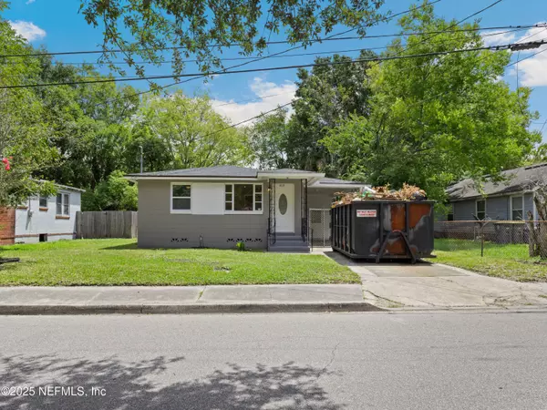 1015 POWHATTAN ST, Jacksonville, FL 32209