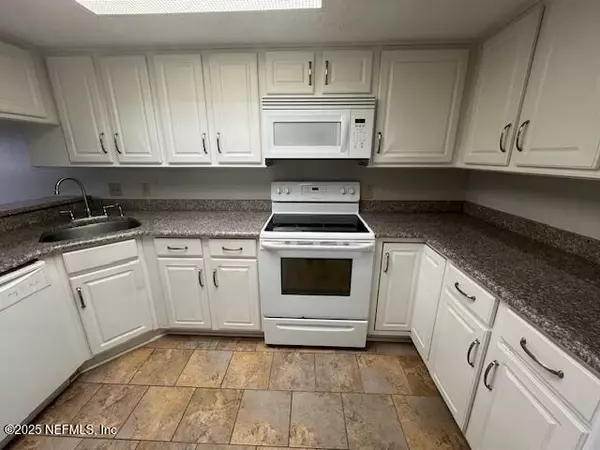 Atlantic Beach, FL 32233,2302 CHALLENGER CT W #2302