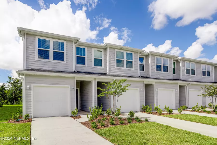 550 HOLLY LAKES DR, Orange Park, FL 32073