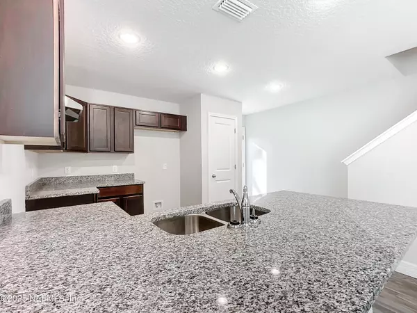 Jacksonville, FL 32210,6926 THURSTON RD