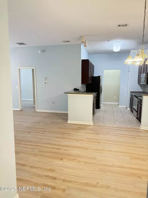 Jacksonville, FL 32224,13832 HERONS LANDING WAY #8