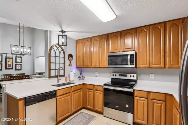 Jacksonville, FL 32257,4241 MIGRATION DR #6-6