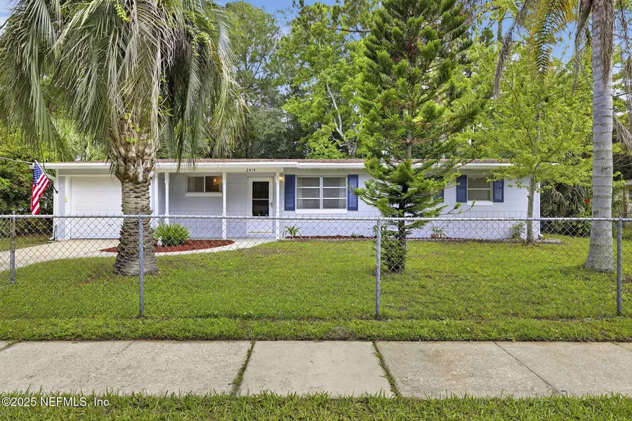 6414 LUCENTE DR, Jacksonville, FL 32210
