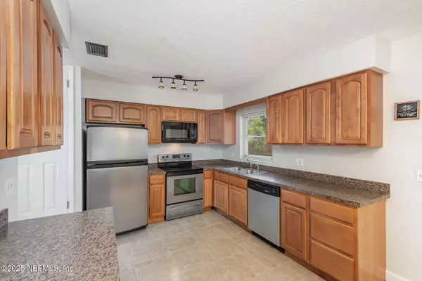 Jacksonville, FL 32244,7988 RENAULT DR S