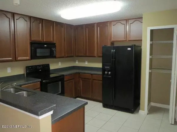 Jacksonville, FL 32256,8208 WHITE FALLS BLVD #106