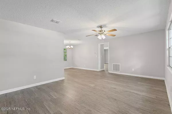 Orange Park, FL 32073,489 CLERMONT AVE S