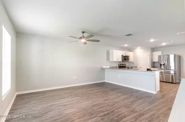 Welaka, FL 32193,415 RIVER HILL DR