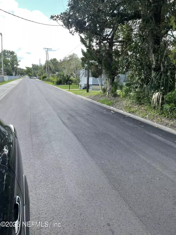 Palatka, FL 32177,814 10TH ST N