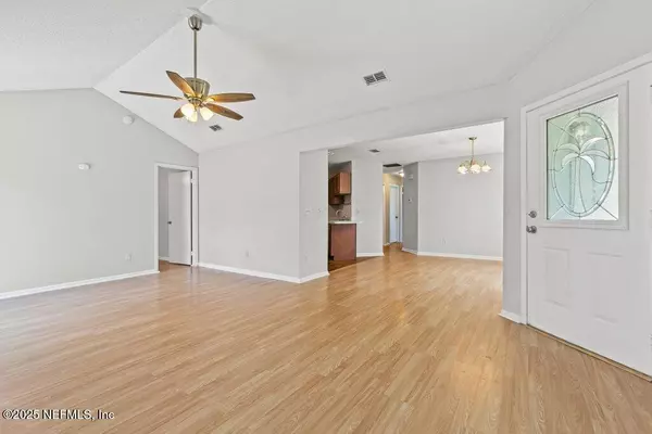 Jacksonville, FL 32224,2405 BLUFFTON DR