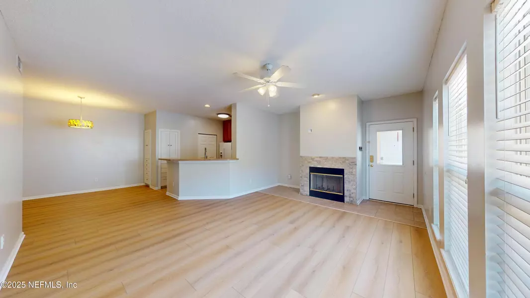211 JARDIN DE MER PL #211, Jacksonville Beach, FL 32250