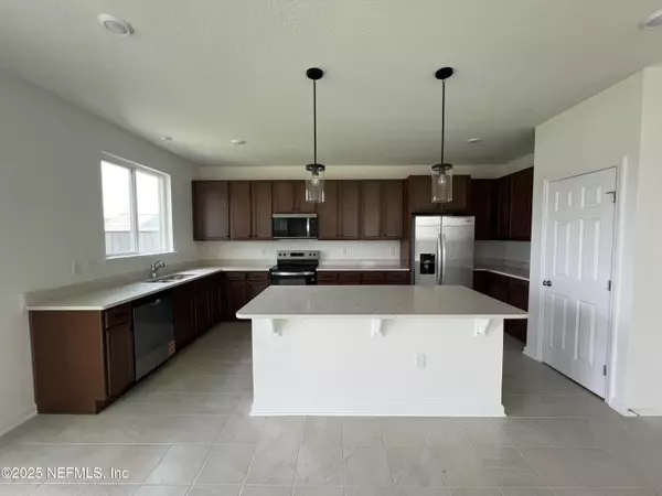 Jacksonville, FL 32221,641 PANTHER LAKE Pkwy