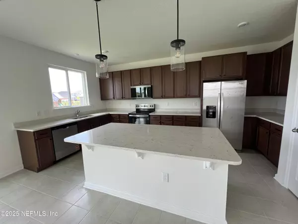 Jacksonville, FL 32221,641 PANTHER LAKE Pkwy