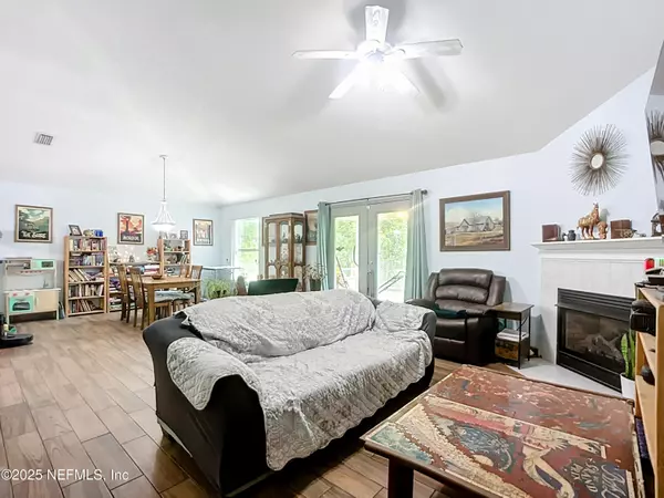 Satsuma, FL 32189,109 WINDMILL CT