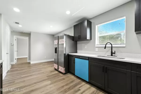 Jacksonville, FL 32219,7403 JOHN F KENNEDY DR W