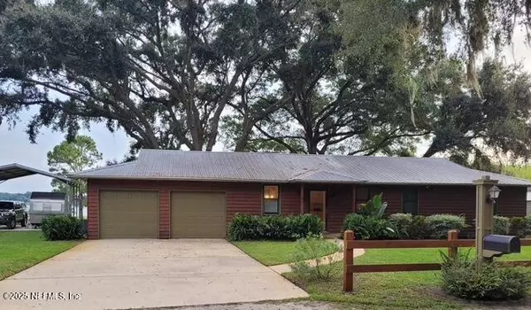 7915 BREEZY POINT RD W, Melrose, FL 32666
