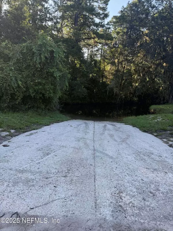 Florahome, FL 32140,143 DESOTO DR