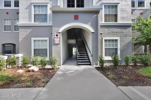 Jacksonville, FL 32224,3591 KERNAN BLVD S #811