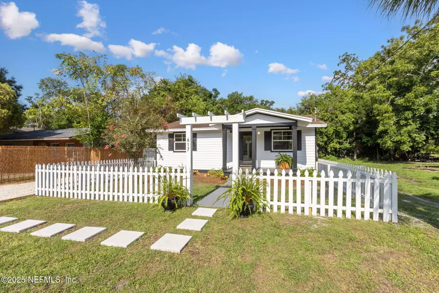 617 S 9TH ST, Fernandina Beach, FL 32034