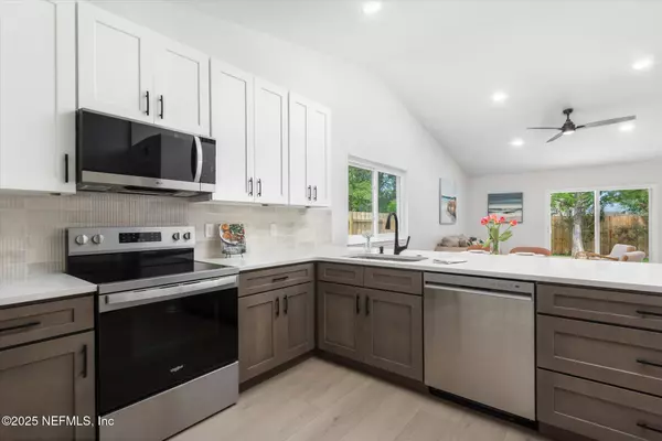 Atlantic Beach, FL 32233,702 AQUATIC DR