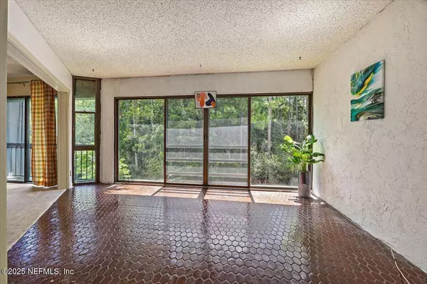Jacksonville, FL 32256,8777 COMO LAKE DR #8777