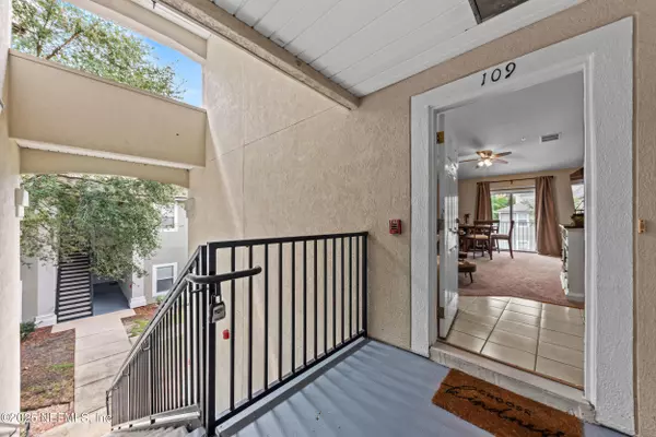 Jacksonville, FL 32244,6094 MAGGIES CIR #109