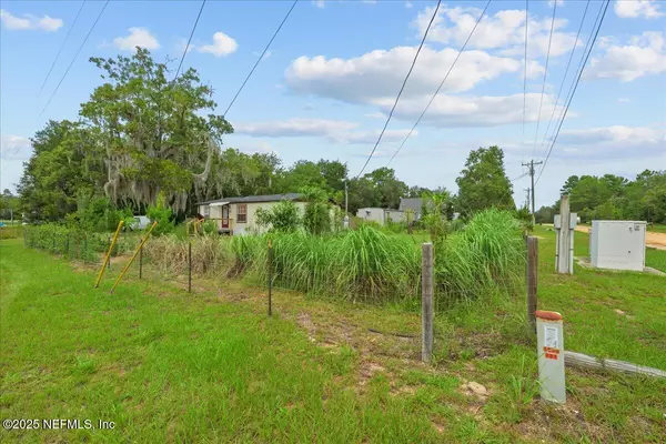 Interlachen, FL 32148,301 KITTY AVE