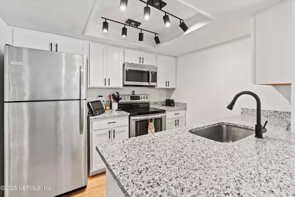 Jacksonville, FL 32233,1220 BAYSHORE DR