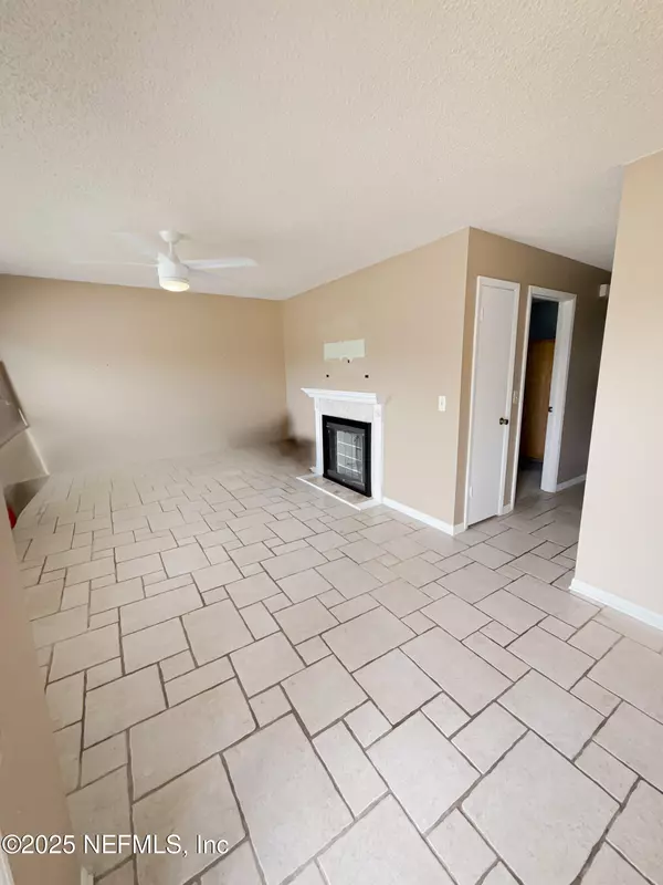 Jacksonville, FL 32244,6247 CHECKMATE LN