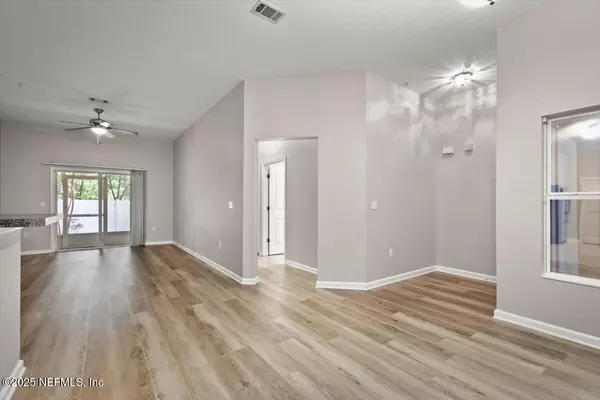 Jacksonville, FL 32257,9627 BELDA WAY #6