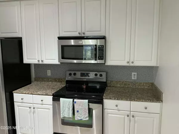 Jacksonville, FL 32216,8539 GATE Pkwy W #1623