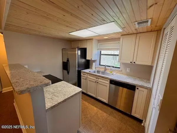 Jacksonville, FL 32244,8741 WHISPERING PINES DR
