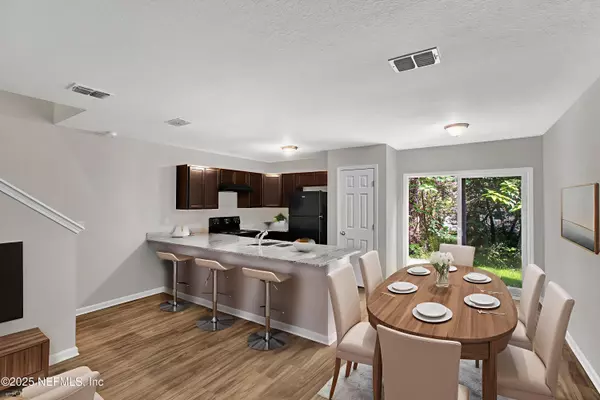 Jacksonville, FL 32210,6865 LAKE MIST LN