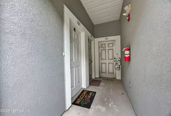 Jacksonville, FL 32256,7067 DEER LODGE CIR #105