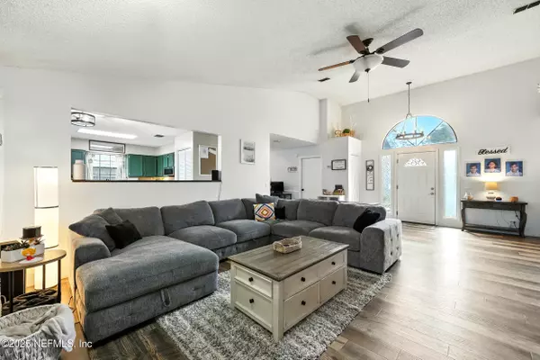 Jacksonville, FL 32244,8462 SAND POINT DR W