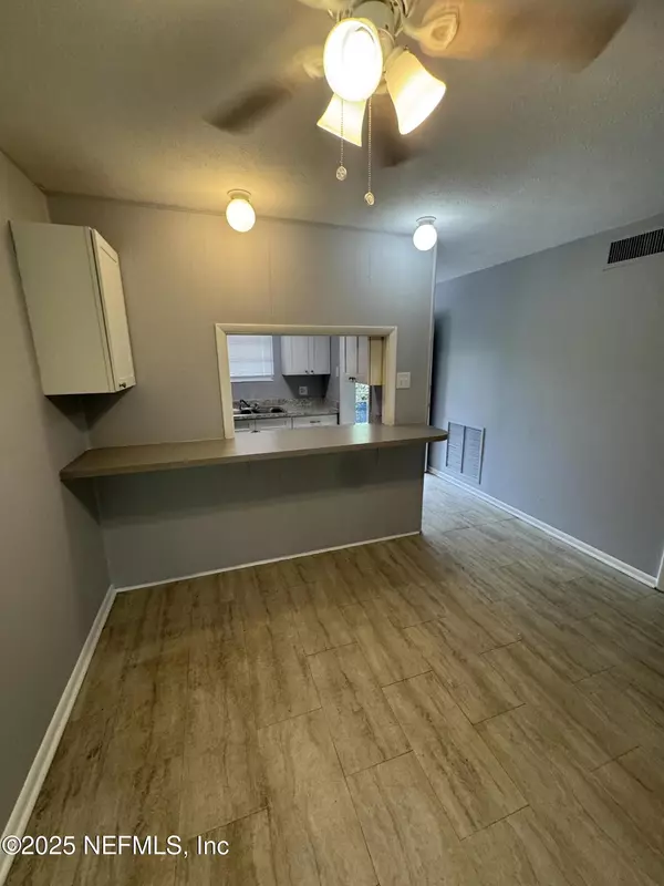 Jacksonville, FL 32207,2441 SPRING PARK RD #56
