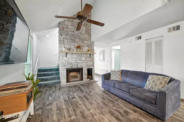 Jacksonville, FL 32257,10646 BERGHLEY CT N