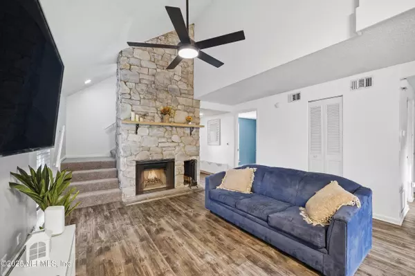 Jacksonville, FL 32257,10646 BERGHLEY CT N