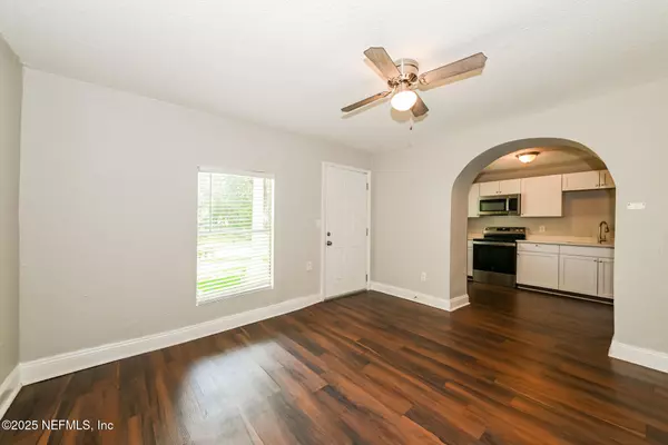 Jacksonville, FL 32210,6848 TINKERBELL LN